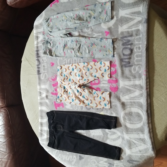 ❣5 for $25 Sale❣ Bundle of 3 Pairs of Toddler Pants - Picture 1 of 9
